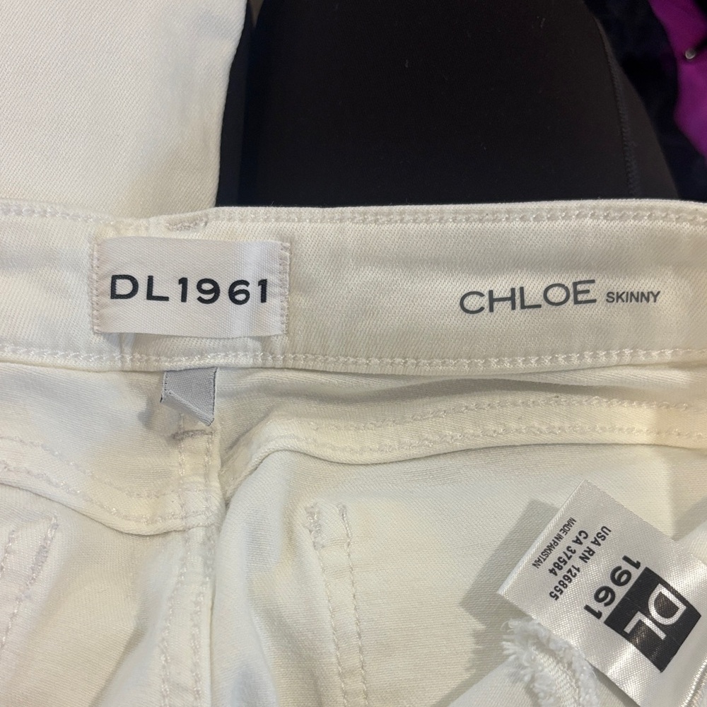 DL1961 Chloe Skinny Jeans in Snow/White